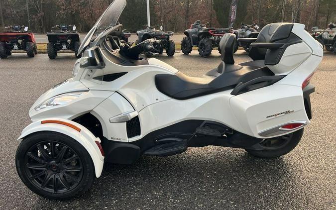 2017 Can-Am® Spyder® RT-S 6-Speed Semi-Automatic (SE6)