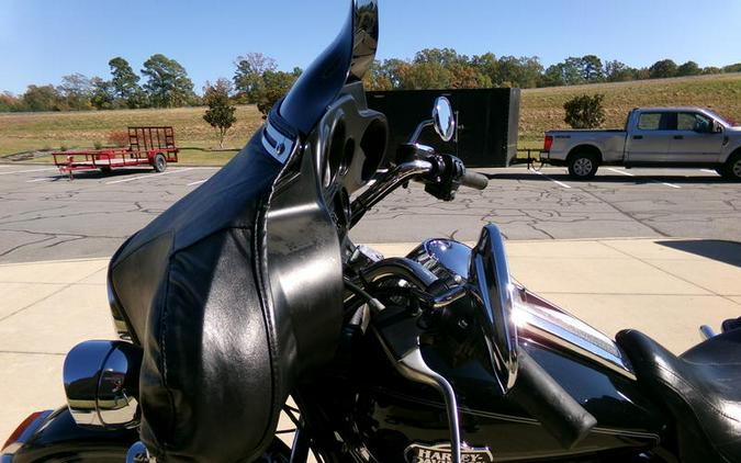 2011 Harley-Davidson® FLHTCU - Ultra Classic® Electra Glide®