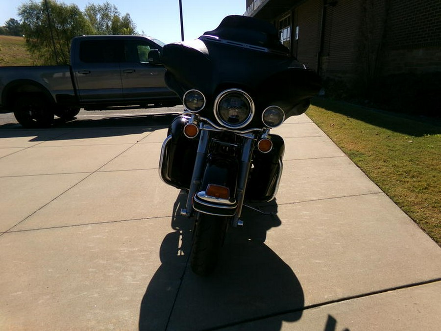 2011 Harley-Davidson® FLHTCU - Ultra Classic® Electra Glide®