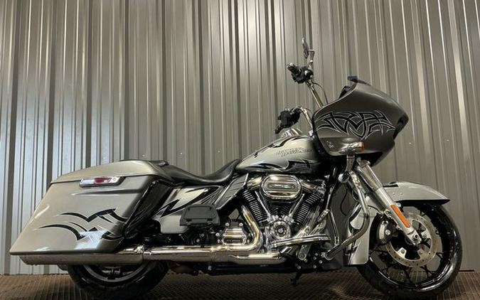 2017 Harley-Davidson Road Glide Base