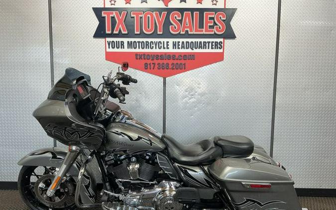 2017 Harley-Davidson Road Glide Base