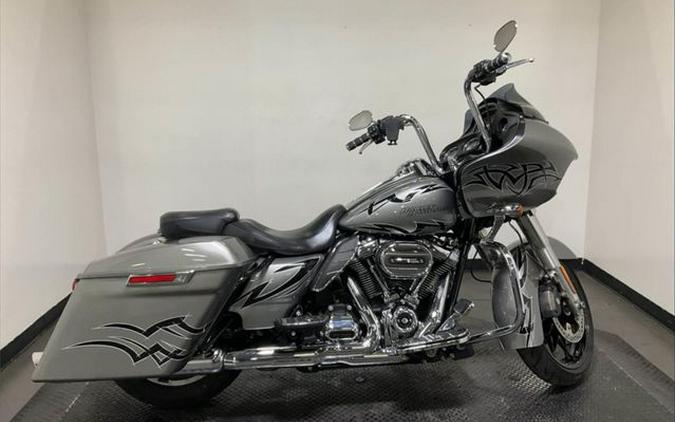 2017 Harley-Davidson Road Glide Base