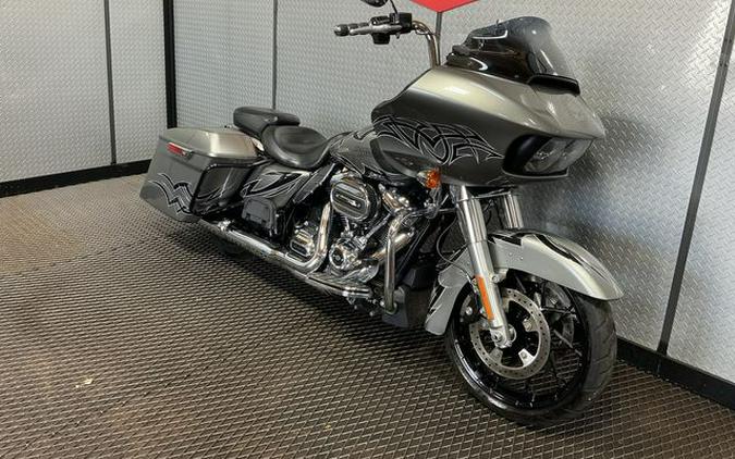 2017 Harley-Davidson Road Glide Base