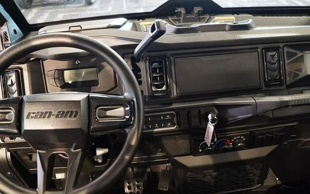 2026 Can-Am® Defender XT CAB HD11