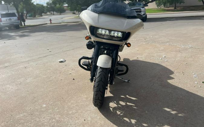 2023 Harley-Davidson® Road Glide® ST White Sand Pearl - Black Finish