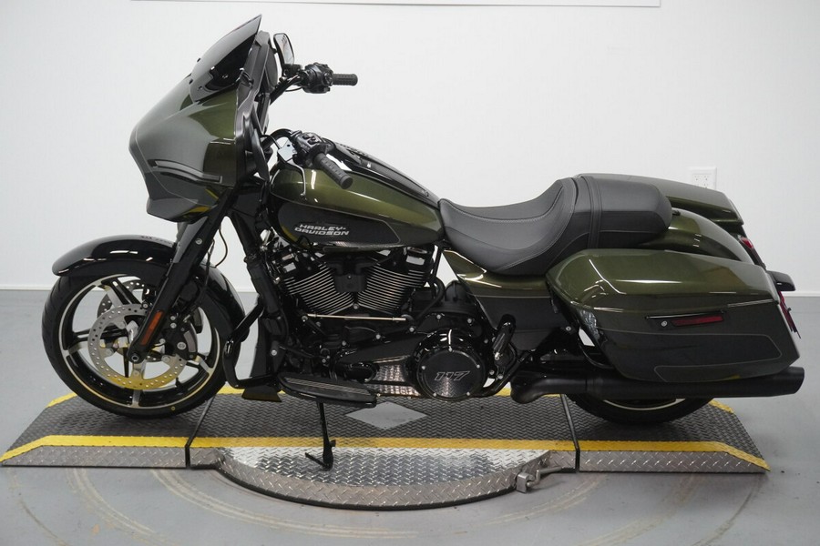 2026 Harley-Davidson® Street Glide® Olive Steel Metallic / Vivid Black Black Trim