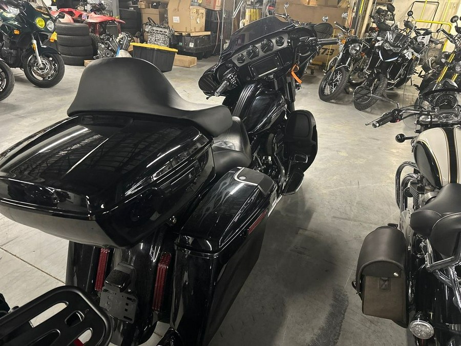 2016 Harley-Davidson® FLHXSE - CVO™ Street Glide®