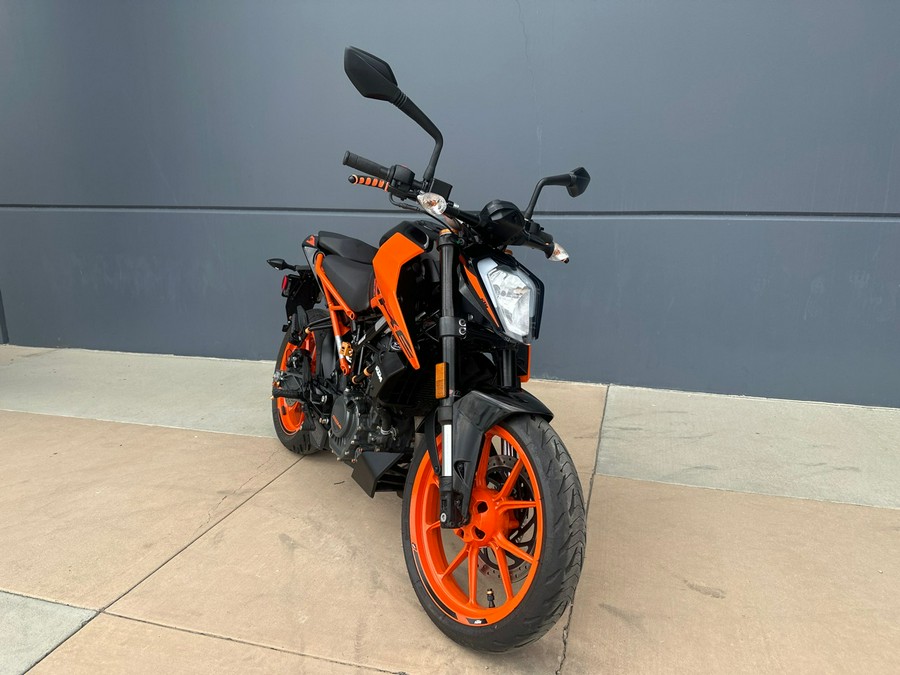 2023 KTM 200 DUKE