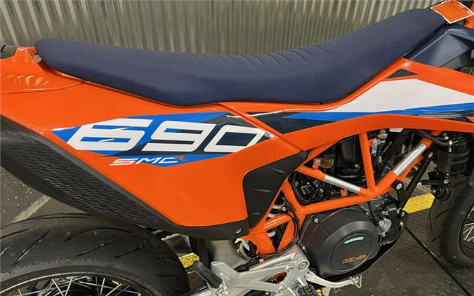 2024 KTM 690 SMC R