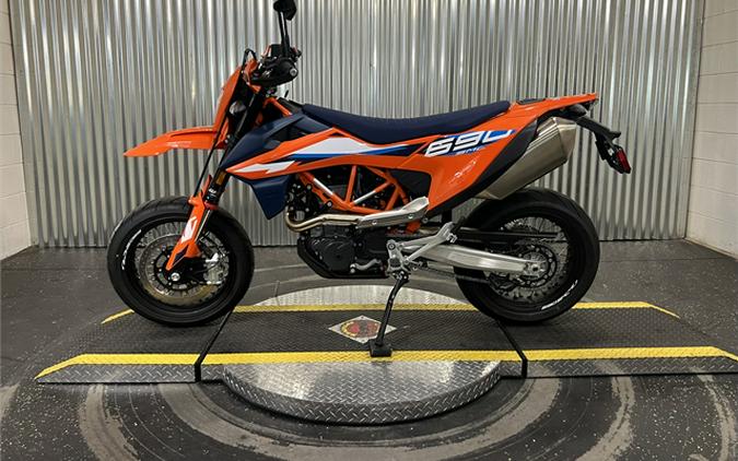 2024 KTM 690 SMC R