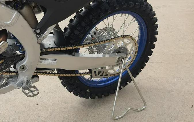 2027 YAMAHA YZ450F MONSTER ENERGY EDITION