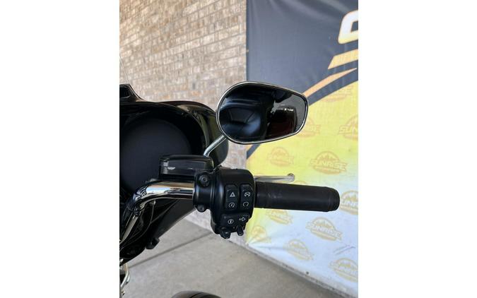 2015 Harley-Davidson® FLHTK Ultra Limited