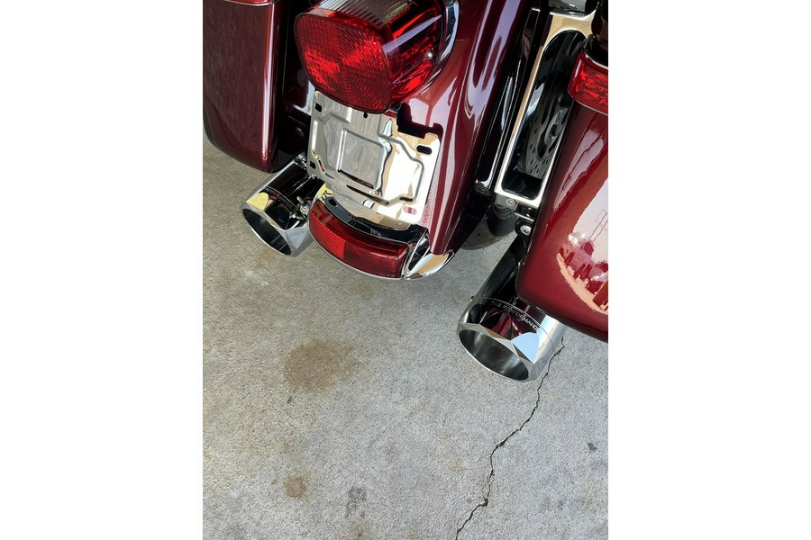 2015 Harley-Davidson® FLHTK Ultra Limited