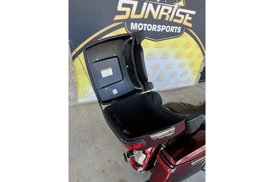 2015 Harley-Davidson® FLHTK Ultra Limited