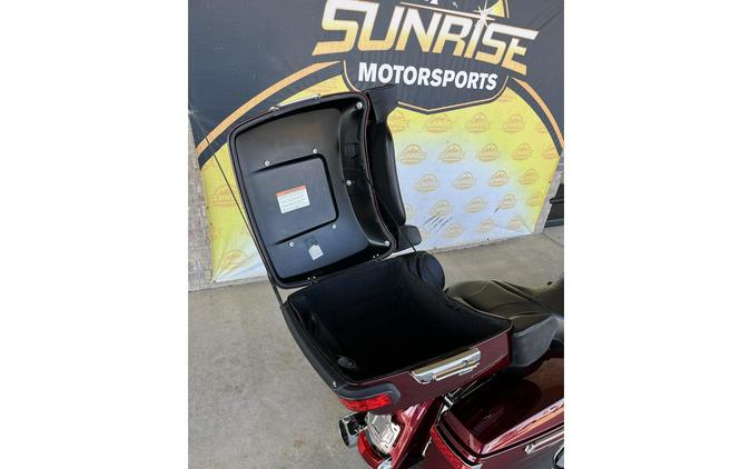 2015 Harley-Davidson® FLHTK Ultra Limited