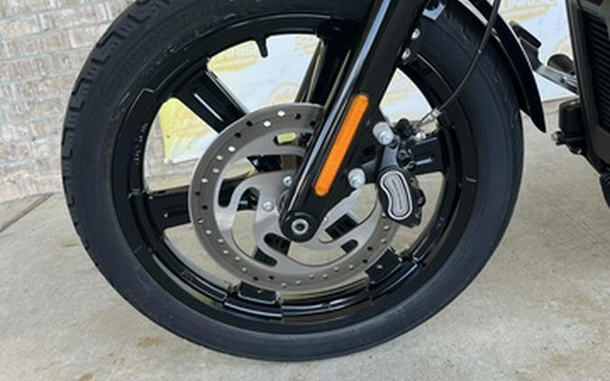 2022 Harley-Davidson Softail Street Bob 114