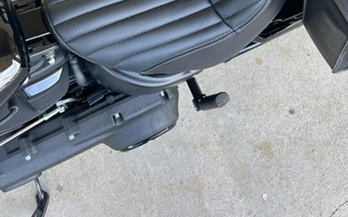 2022 Harley-Davidson Softail Street Bob 114