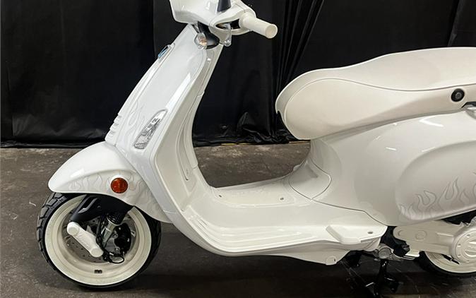 2022 Vespa Sprint 50 Justin Bieber X