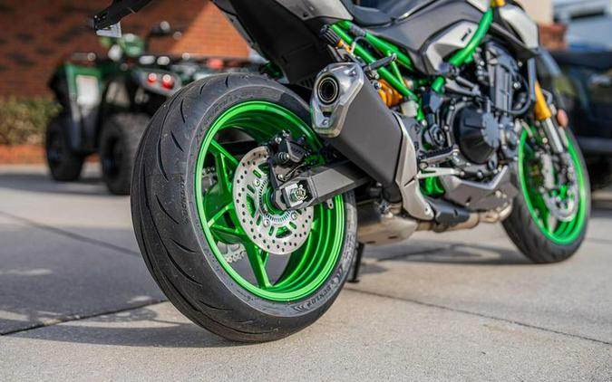 2025 Kawasaki Z900 SE ABS