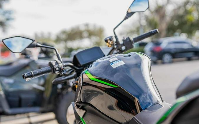 2025 Kawasaki Z900 SE ABS