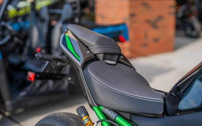 2025 Kawasaki Z900 SE ABS