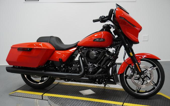 2026 Harley-Davidson® Street Glide® Blood Orange Black Trim