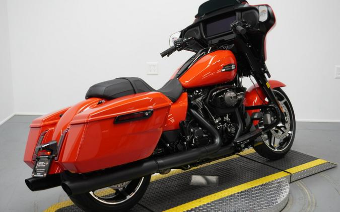 2026 Harley-Davidson® Street Glide® Blood Orange Black Trim