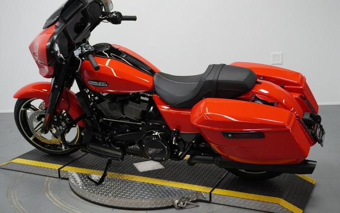 2026 Harley-Davidson® Street Glide® Blood Orange Black Trim