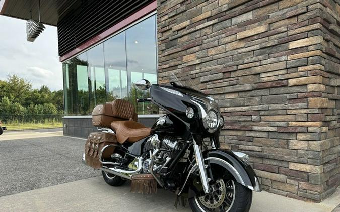 2017 Indian Roadmaster Classic Thunder Black