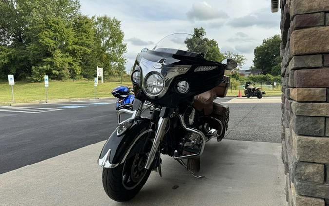 2017 Indian Roadmaster Classic Thunder Black