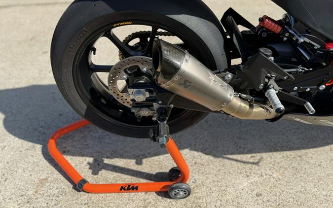 2022 KTM RC 8C