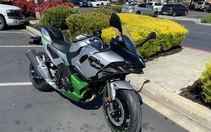 2024 Kawasaki Ninja® 7 Hybrid ABS