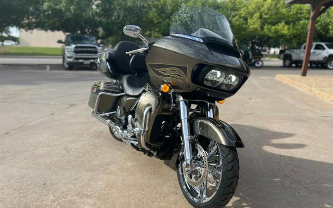 2016 Harley-Davidson® Road Glide® Special Hard Candy Gold Flake