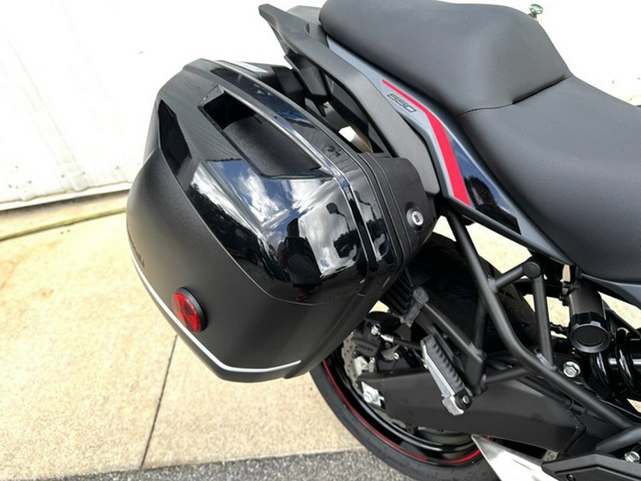 2024 Kawasaki Versys 650 LT ABS