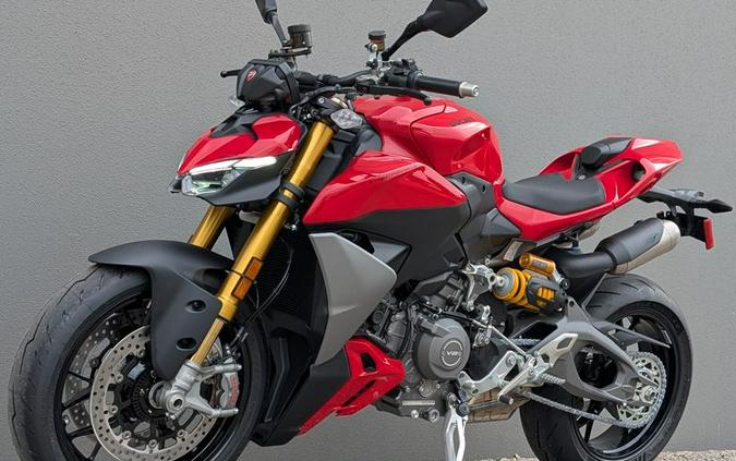 New 2025 Ducati Streetfighter V2 S