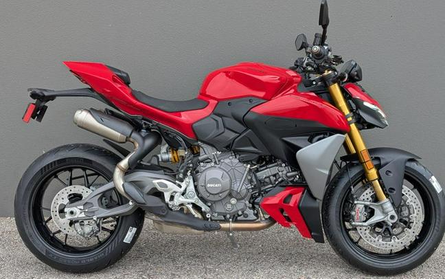 New 2025 Ducati Streetfighter V2 S