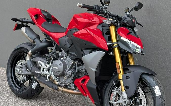 New 2025 Ducati Streetfighter V2 S