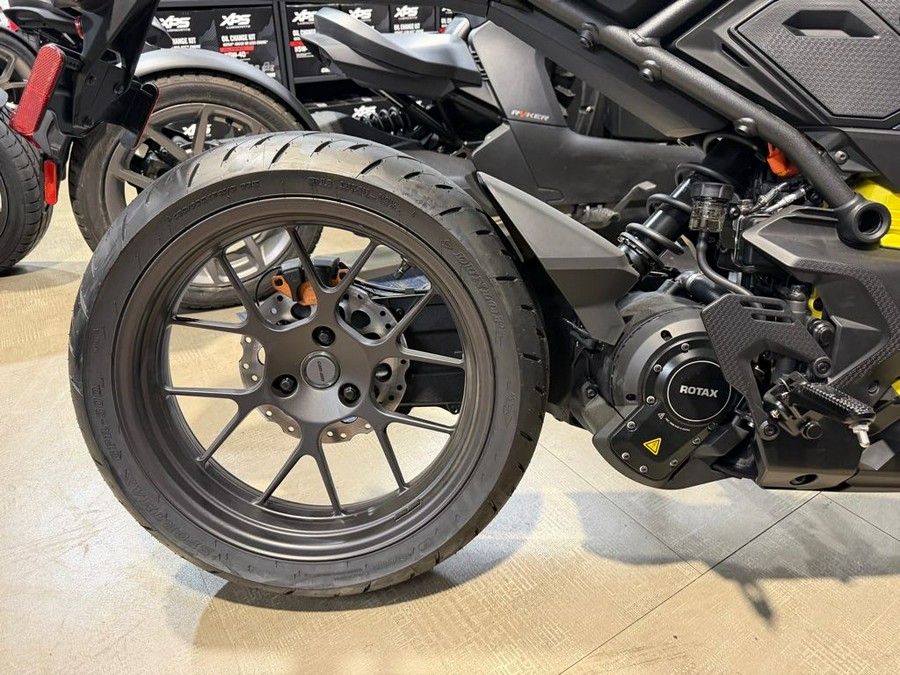 2025 Can-Am Pulse® Base