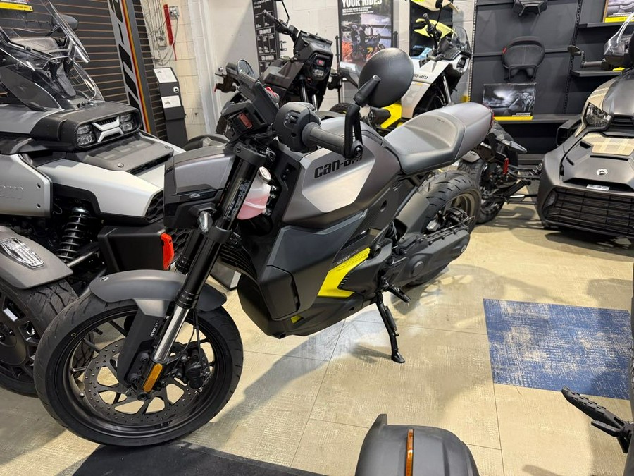 2025 Can-Am Pulse® Base