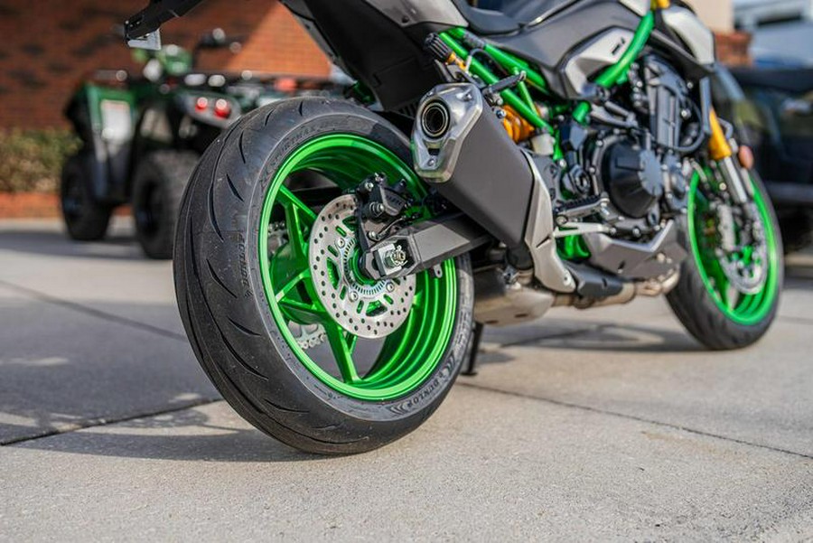2025 Kawasaki Z900 SE ABS