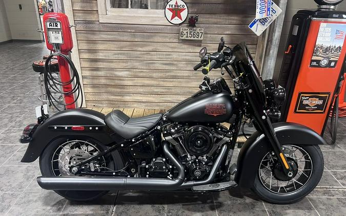 2026 Harley-Davidson® FLHD - Deadwood™