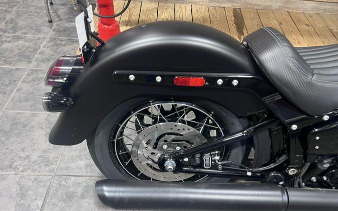 2026 Harley-Davidson® FLHD - Deadwood™