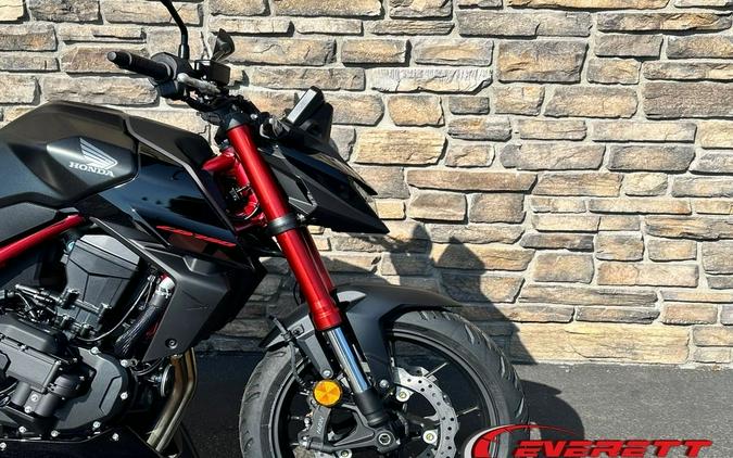 2026 Honda® CB750 Hornet E-Clutch