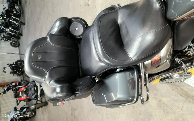 2016 Harley-Davidson® CVO™ Ultra Limited - FP8722