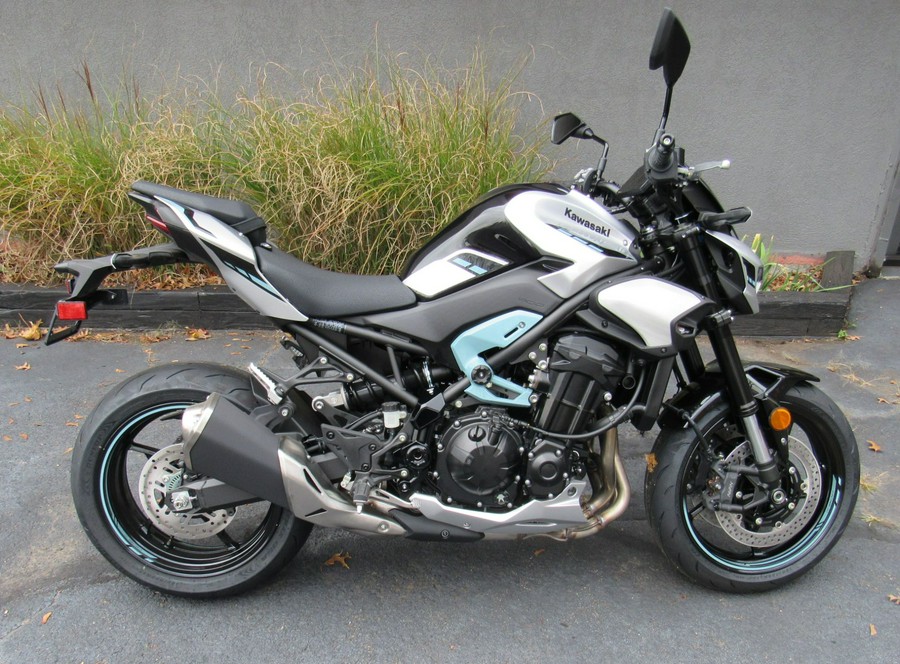 2025 Kawasaki Z900 ABS