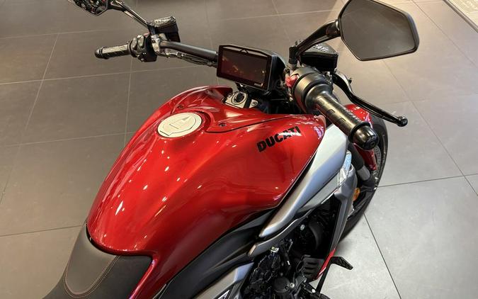2026 Ducati XDiavel V4 Burning Red