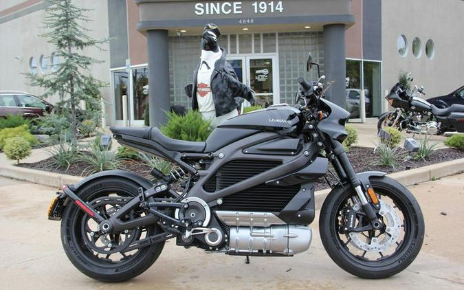 2021 LiveWire One Review [27 Fast Facts – Electric Motorcycle]