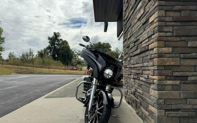 2020 Indian Chieftain Limited Thunder Black w/Graphics Classic Thunder Black Ivory Cream