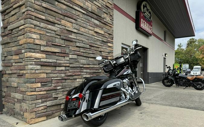 2020 Indian Chieftain Limited Thunder Black w/Graphics Classic Thunder Black Ivory Cream