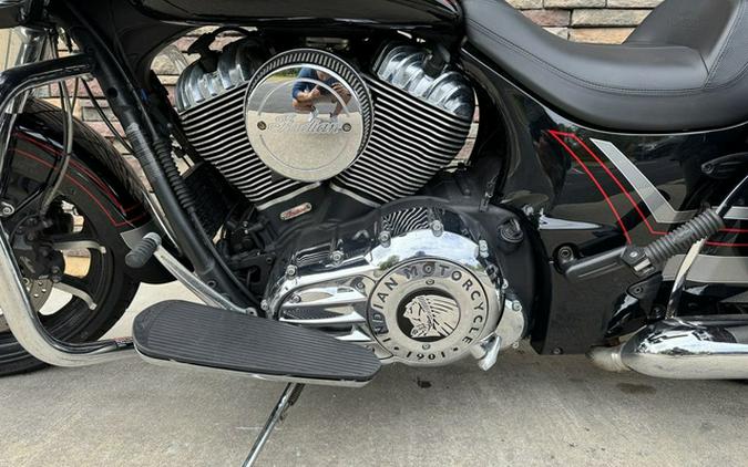 2020 Indian Chieftain Limited Thunder Black w/Graphics Classic Thunder Black Ivory Cream